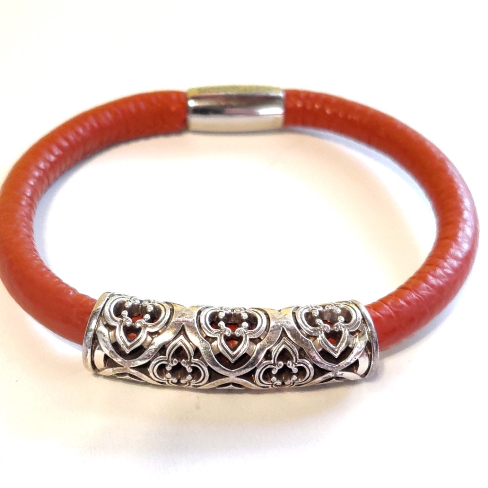 Brighton Leather Bracelet brown with a silver-plated Long Bead